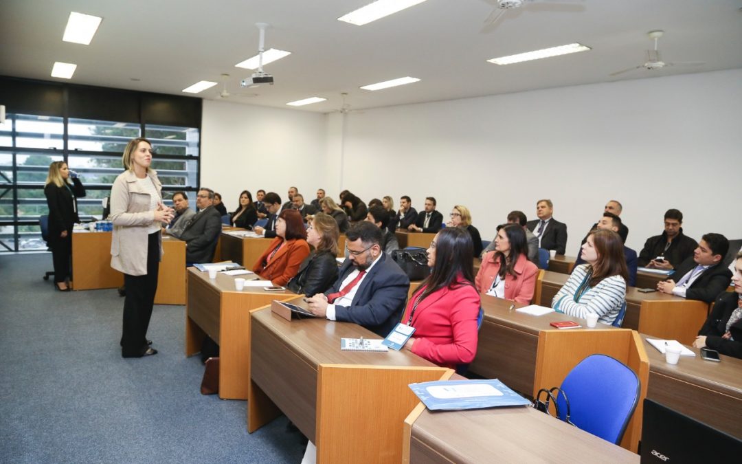 Workshop trata de compra de votos e abusos políticos