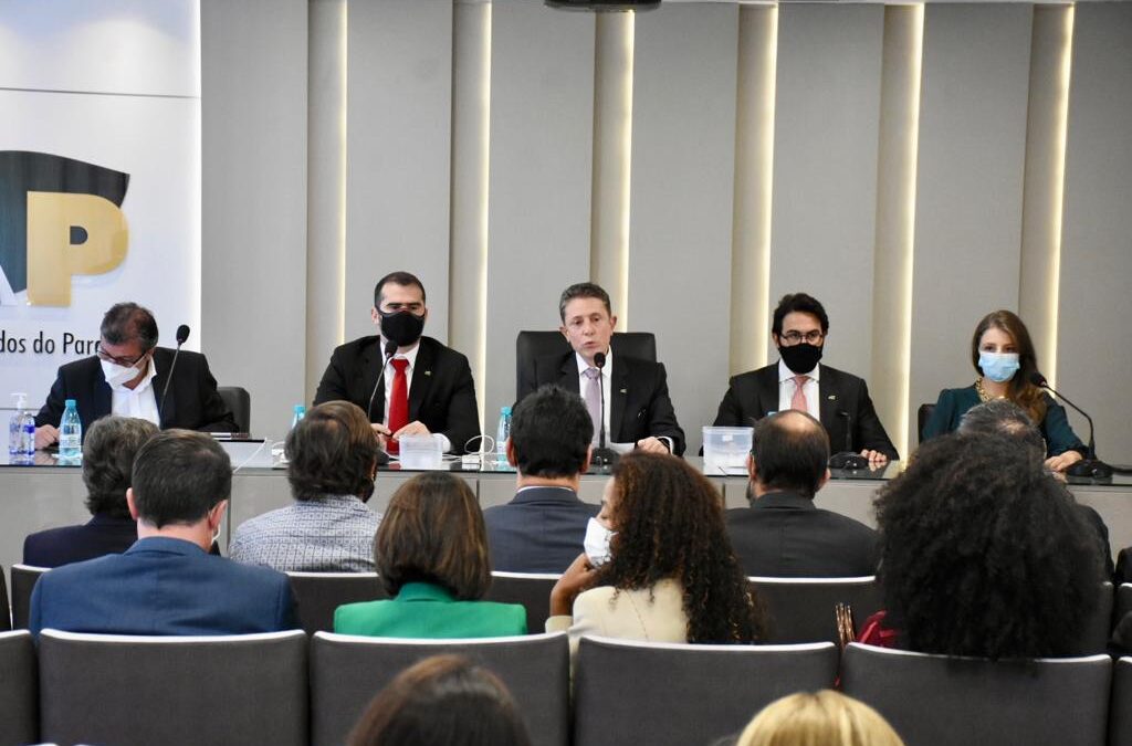 Candidatos à eleição da OAB Paraná participam de debate promovido pelo Iprade em parceria com IAP e Cesa